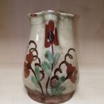 Régi virágmintás mázas kancsó