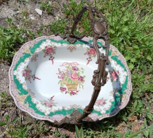 Szecessziós stílusú porcelán asztalközép, kínáló