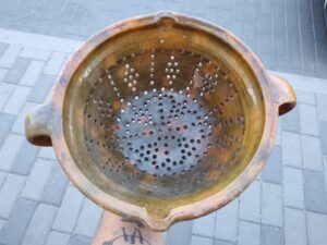 Kerámia mázas szűrőtál