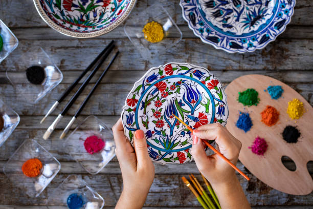 Kézzel festett porcelán